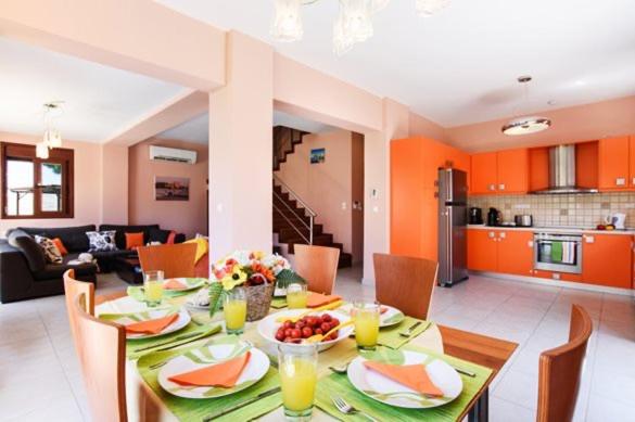 Three-Bedroom Villa image 2
