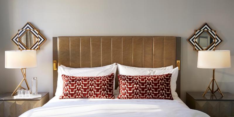 Standard King Room image 3