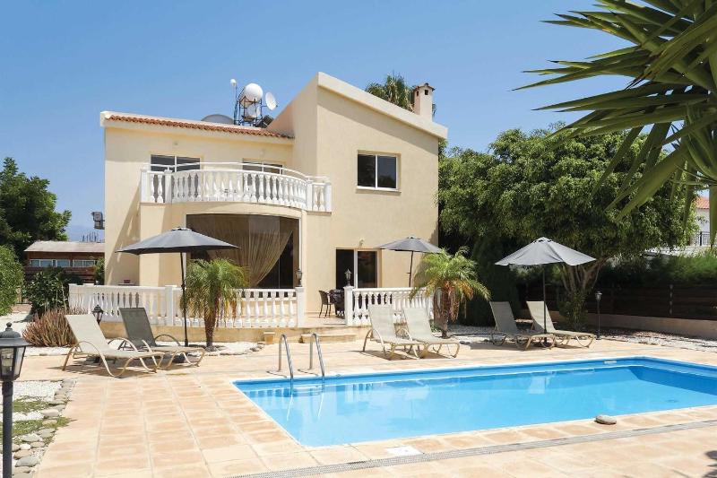 Villa Coral Bee - walking distance to Coral Bay Beach - image 1