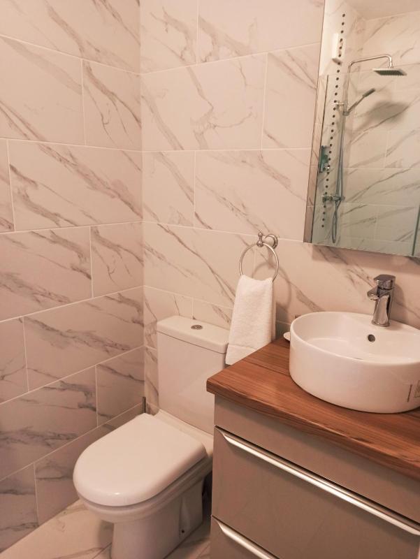 Double Room with Private Bathroom image 4