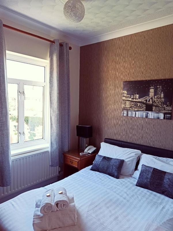 Double Room with Private Bathroom image 3