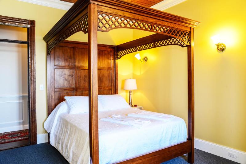 Superior Double or Twin Room with Sea View image 3