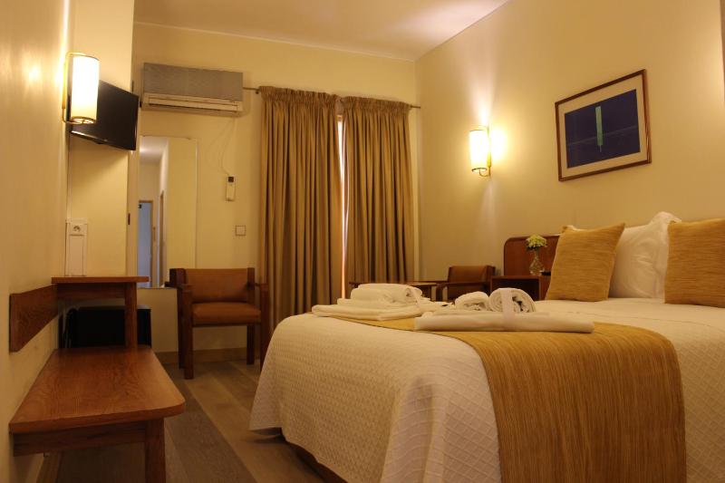 Double or Twin Room with Garden View image 4