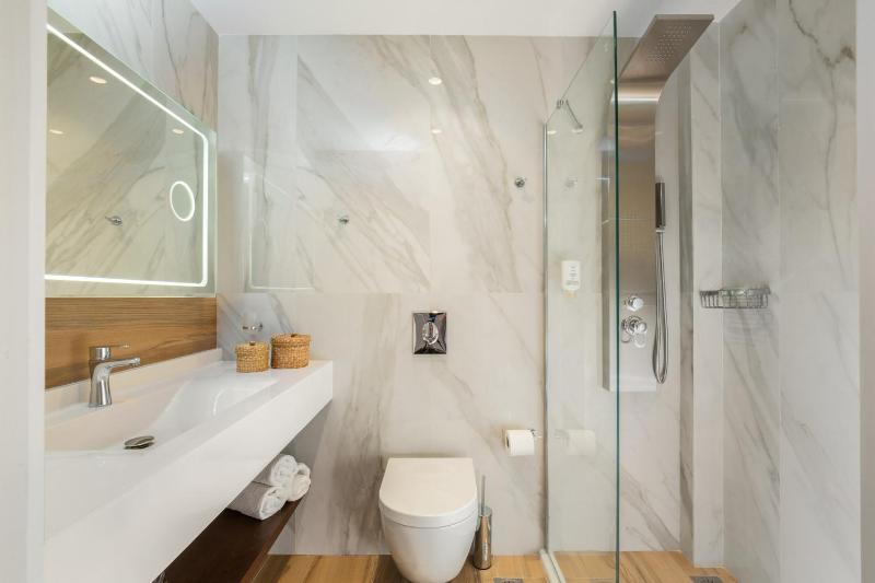 Double or Twin Room with Mountain View image 2