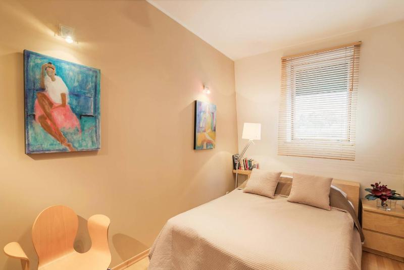 One-Bedroom Apartment - 40 Monte Cassino Street image 1