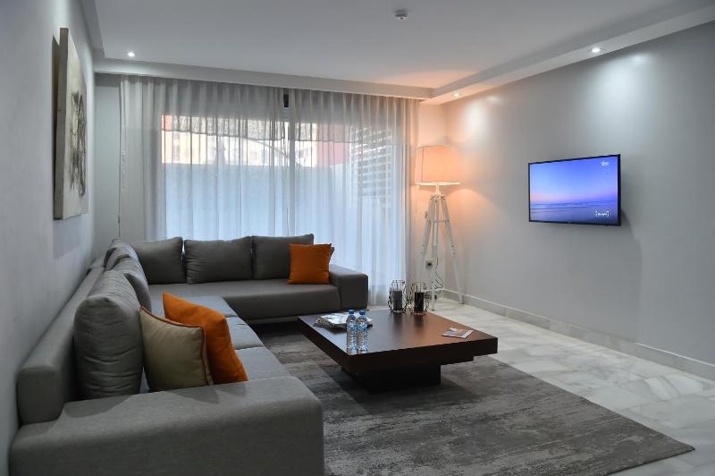 Le Yacht Suites Hotel - image 8