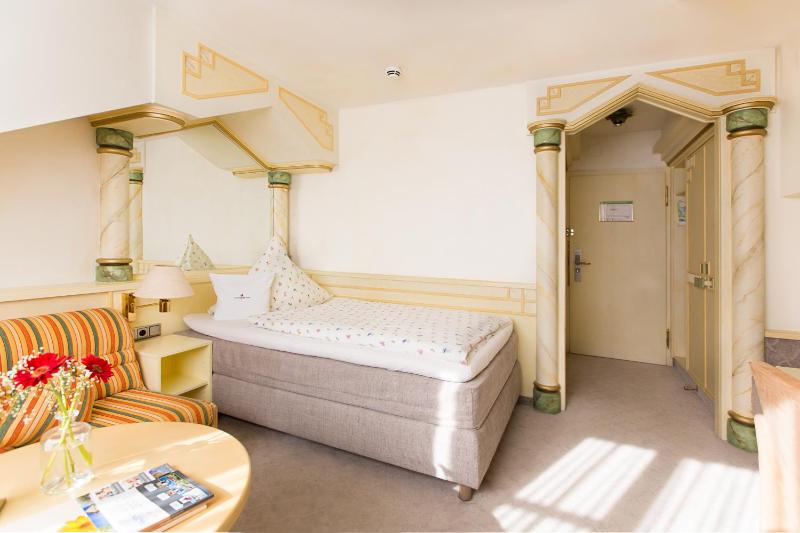 Single Room Premium image 4