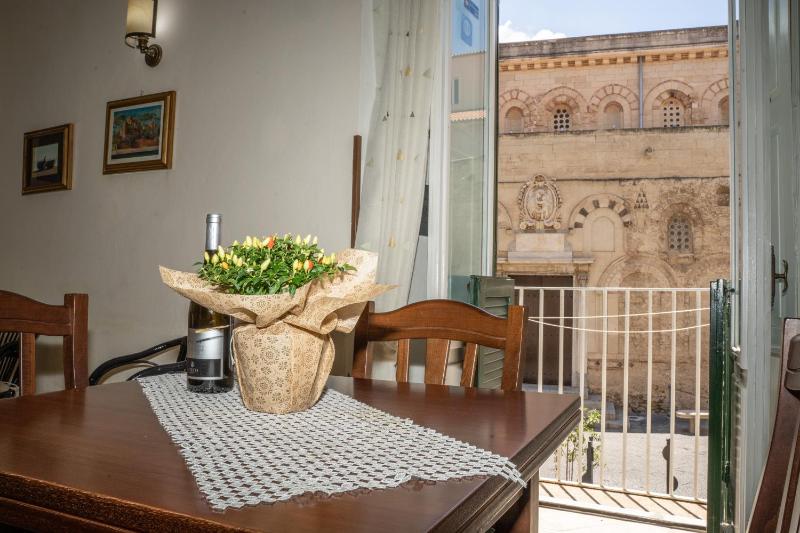 Palazzo Tranfo Al Duomo Accommodation - image 26