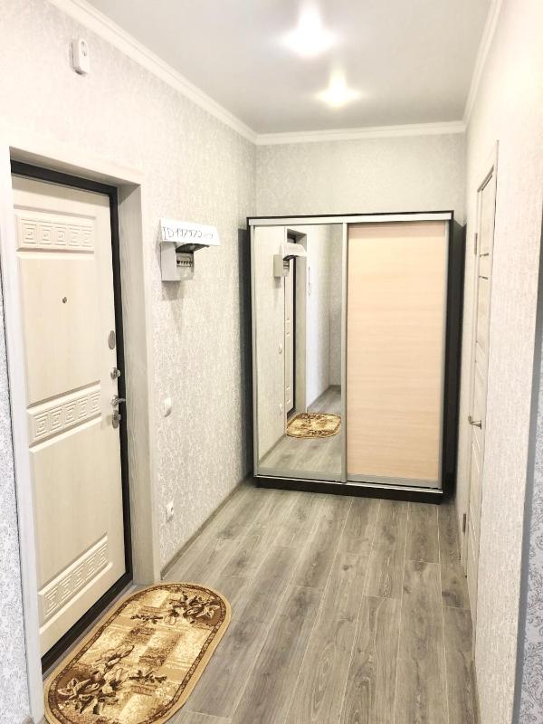 One-Bedroom Apartment image 2