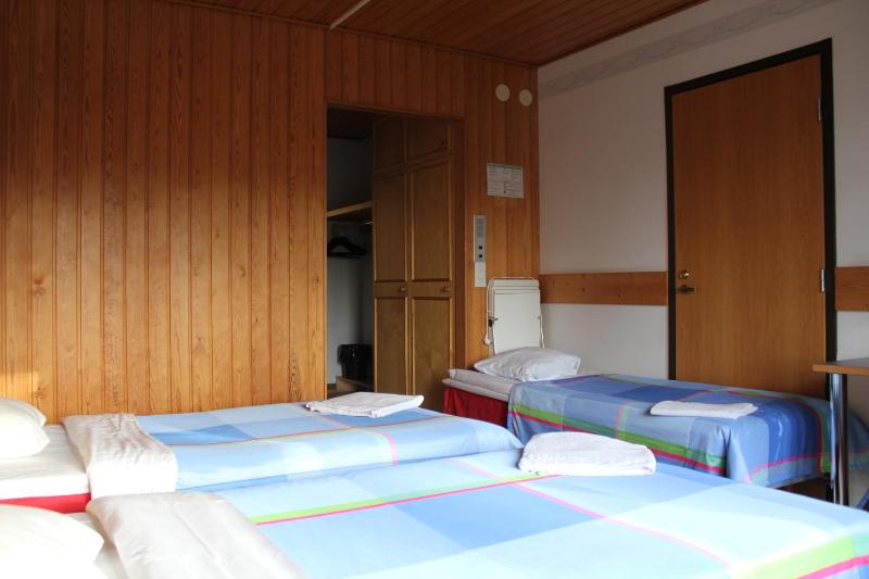 Standard Triple Room image 2