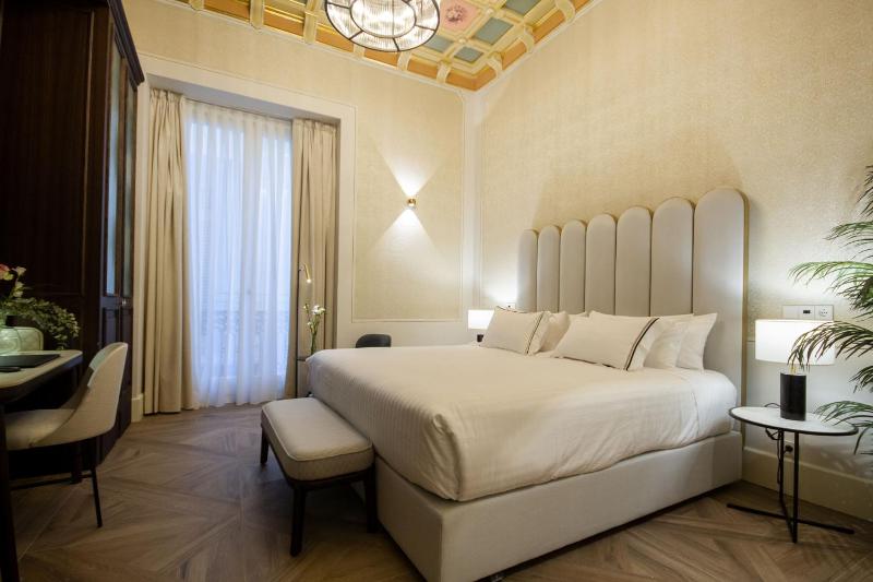 Double Room image 1