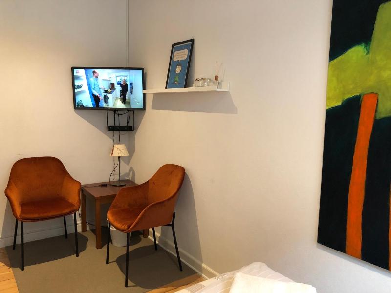 Double Room with Shared Bathroom image 2