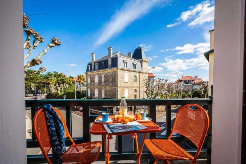 LONDON AVENUE KEYWEEK apartment Biarritz center with balcony and parking - image 10
