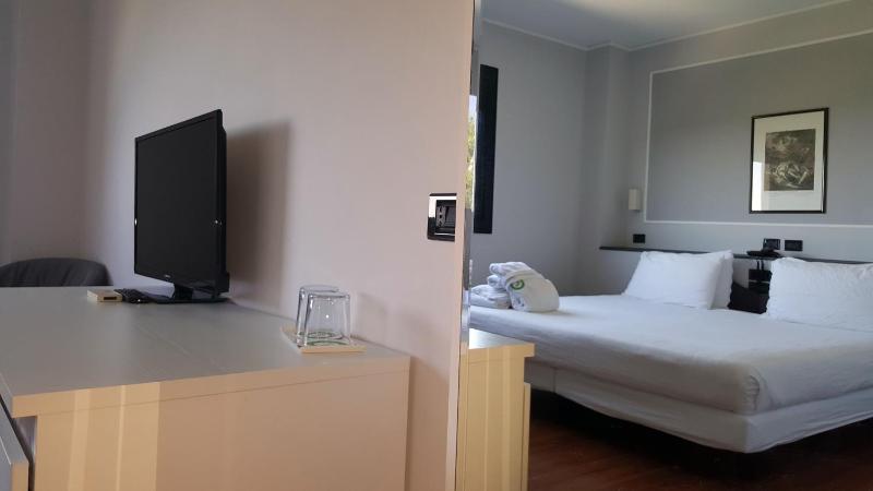 Comfort Double or Twin Room with Spa Access image 3