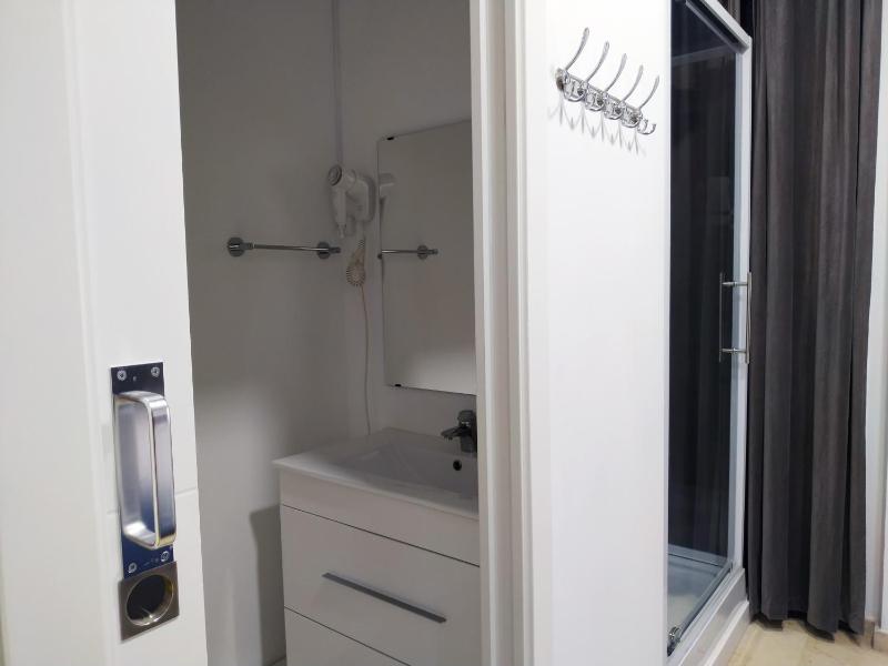 Budget Double Room image 3