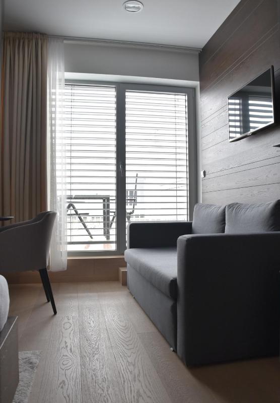 Twin Room with Terrace image 4