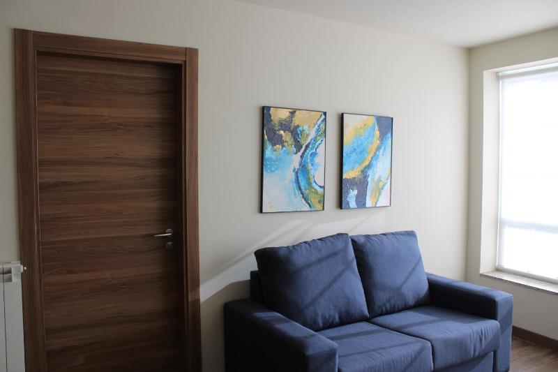 Queen Room - Disability Access image 3