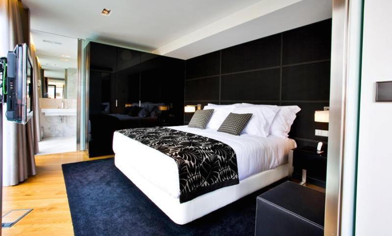 Room #18864630 image 2