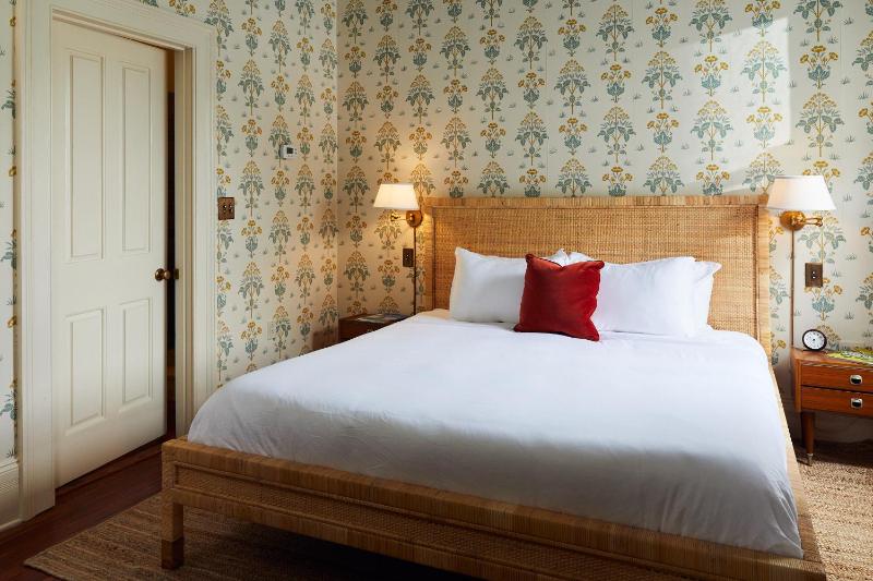 King Room image 3