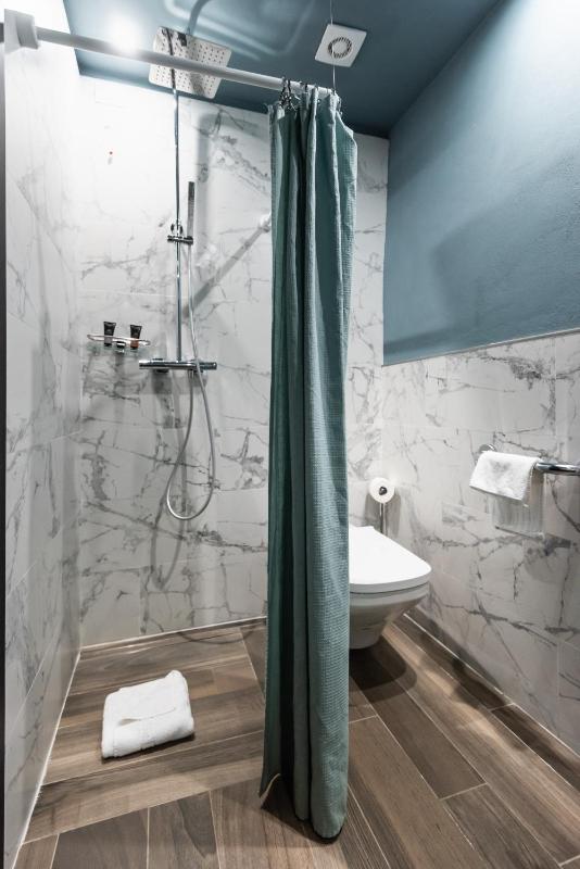 Superior Double Room image 3