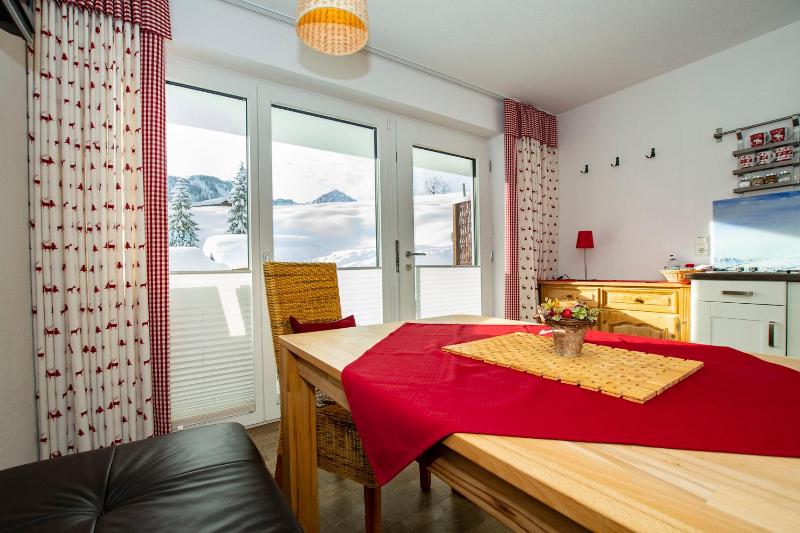 Apartment with Mountain View image 1