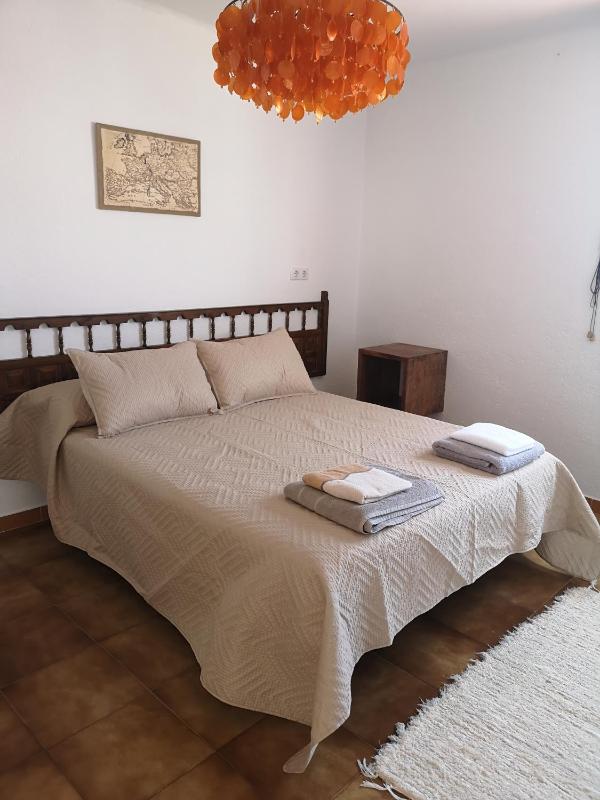Double or Twin Room with Partial Sea View image 4