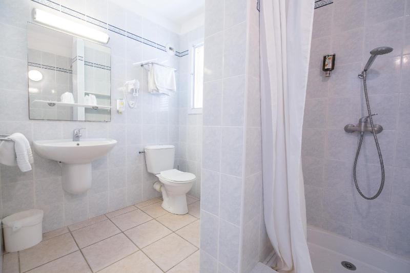 Double Room- Ground Floor image 2