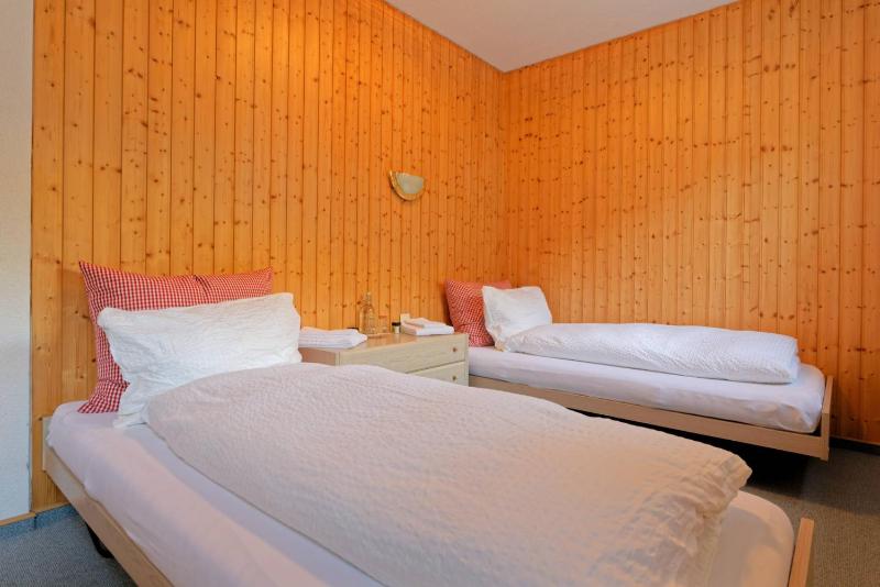 Family Suite with Private Bathroom image 2
