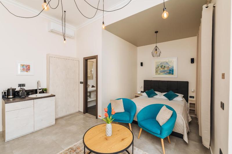 City harbour deluxe suites - image 21