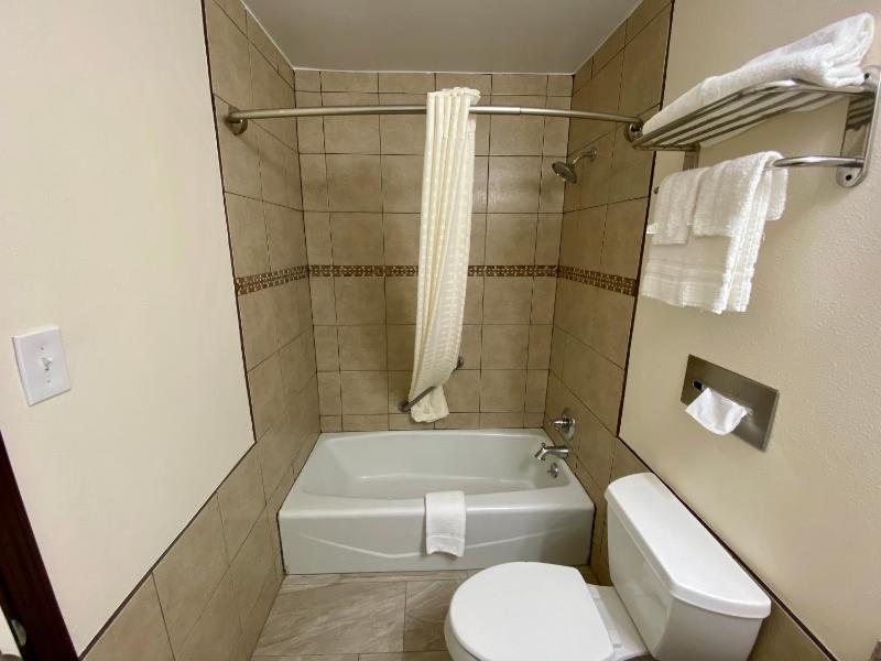 King Room - Non-Smoking image 2