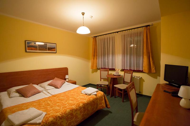 Double Room image 1
