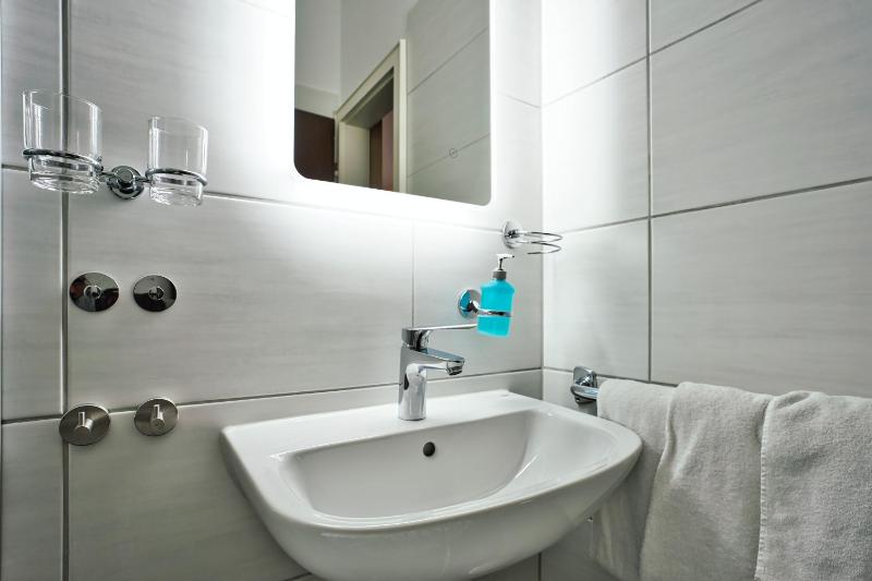 Single Room image 2