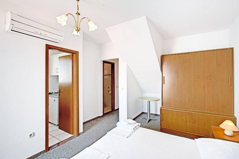 Standard Studio with Balcony and Sea View ( 2+1) image 2