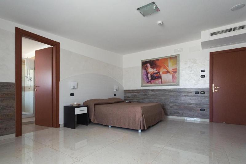 Double Room (1 Adult) image 3