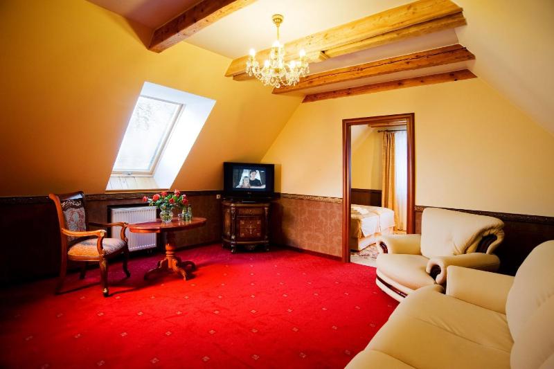 Family Apartment with Spa Bath (2 Adults + 2 Children) image 3