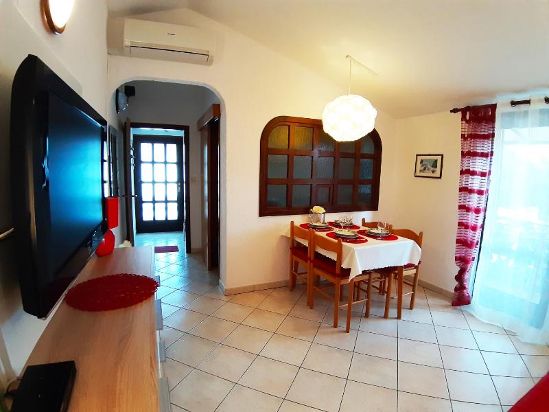 Apartments Zrinka 793 - image 8