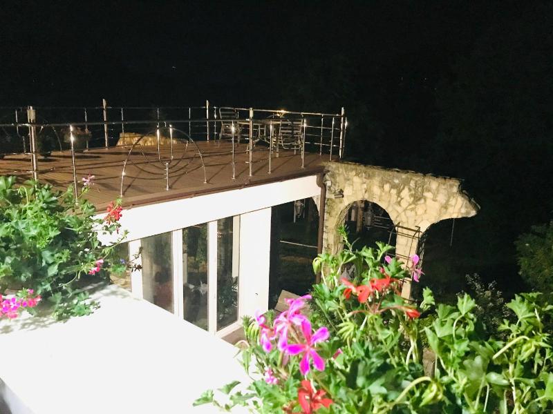 Deluxe Triple Room image 4