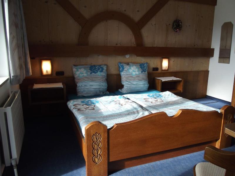 Double Room image 4