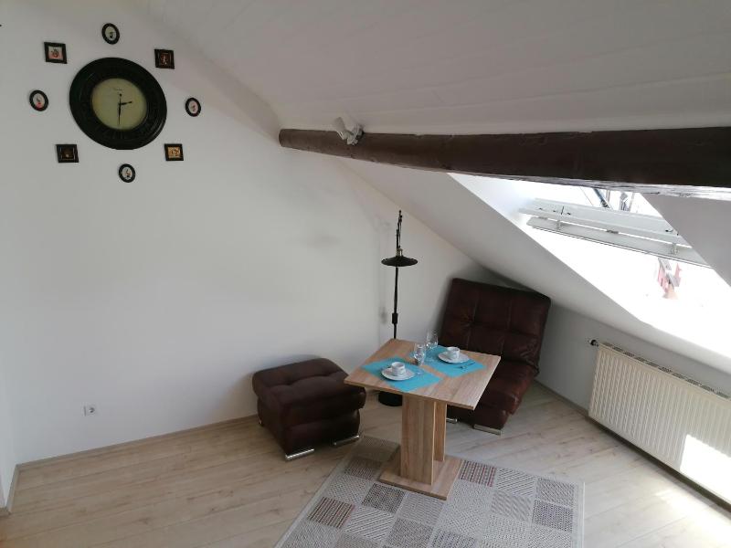 Studio Apartment image 3