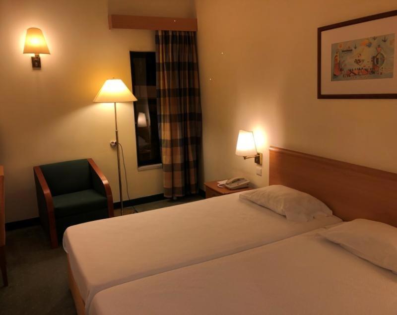 Room #3935617 image 2