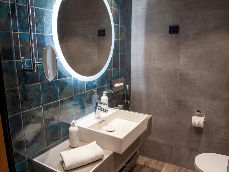 Standard Double Room image 3