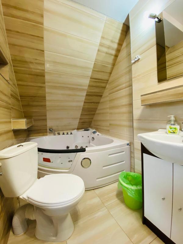 Deluxe Double Room with Bath image 1