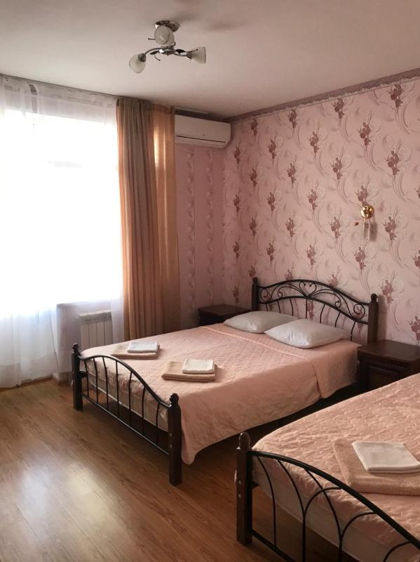Standard Triple Room image 2