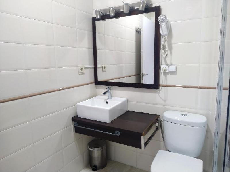 Twin Room with View image 4