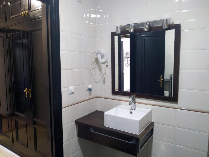 Quadruple Room with View image 2