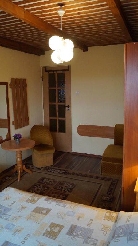 Triple Room with Bathroom image 2