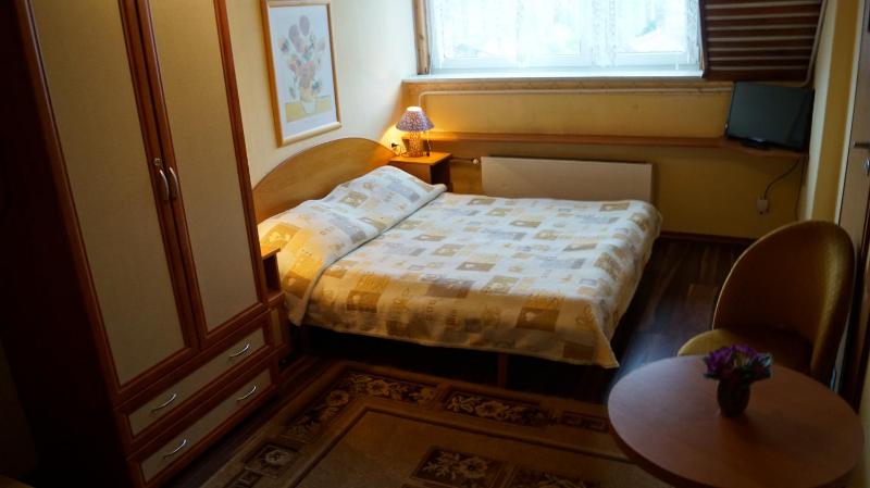 Triple Room with Bathroom image 3