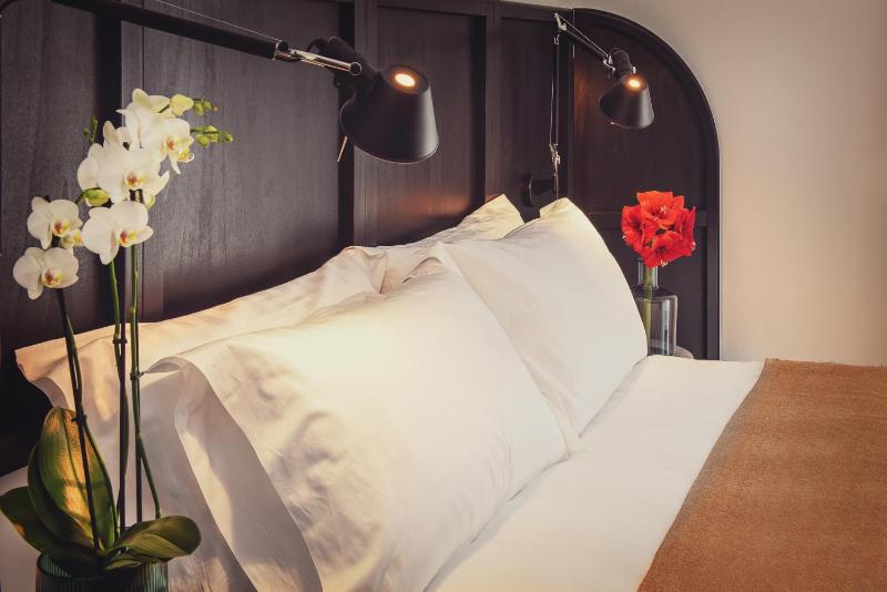 Deluxe Triple Room image 4