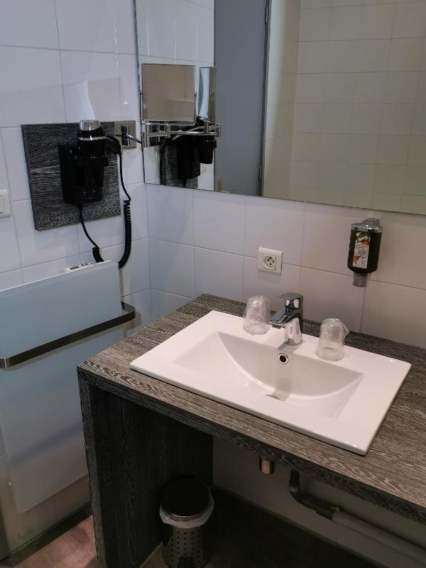 Standard Double Room image 2