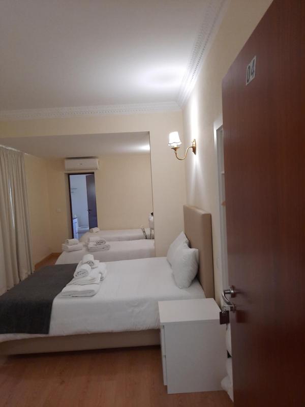 Quadruple Room with Bathroom image 1